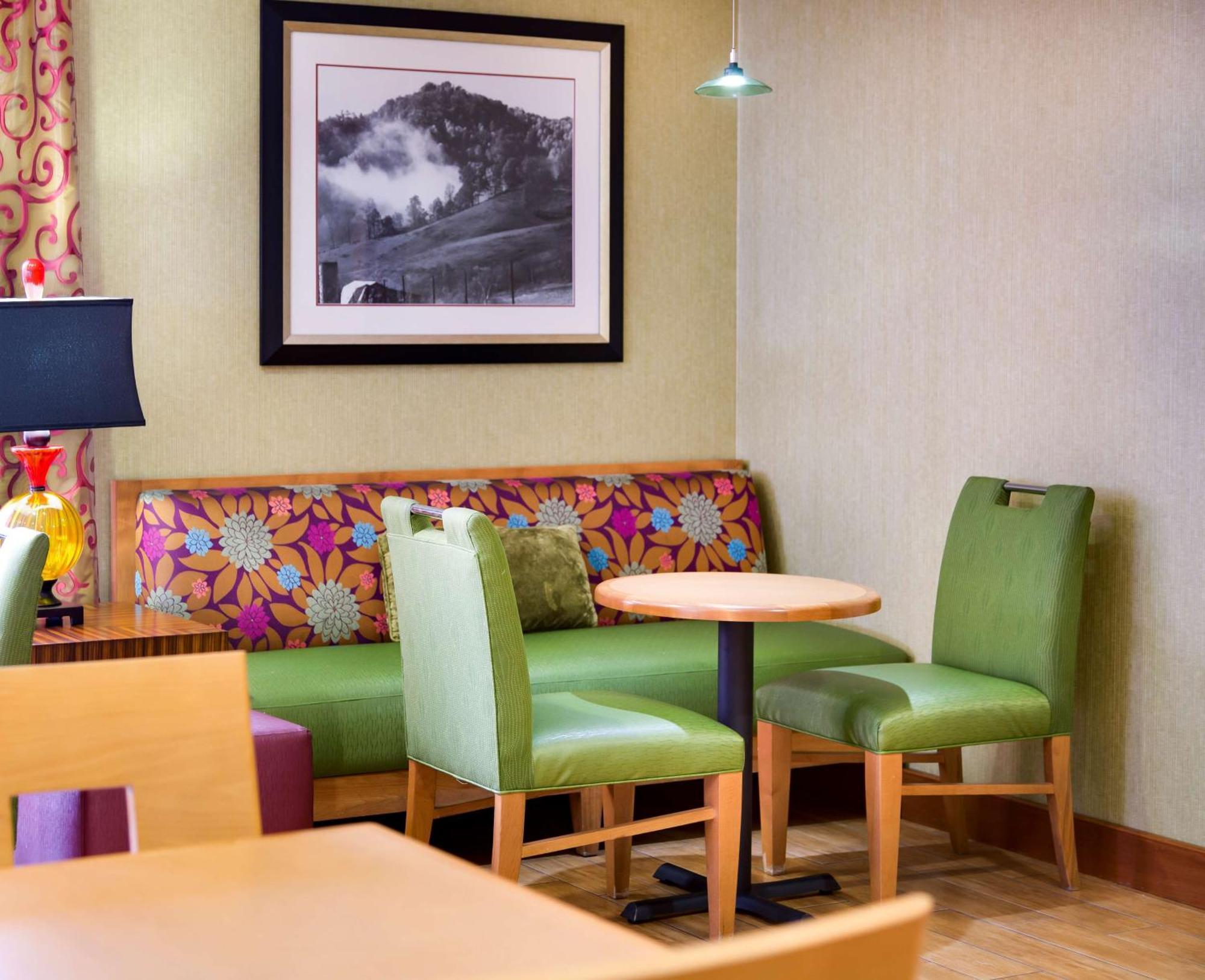 Hampton Inn Harrisonburg - University Exteriör bild